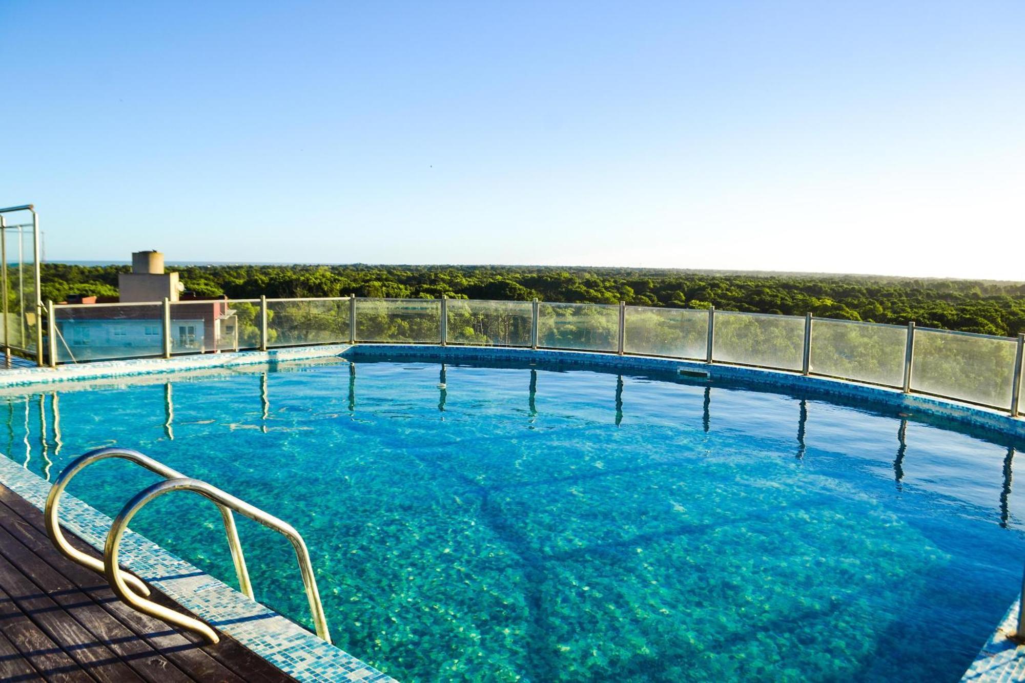 Hotel Zentiva Пинамар Экстерьер фото